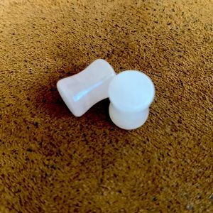 0g quartz plugs